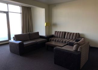 Продаю 2-ком. квартиру, 67.6 м2, Астрахань, улица Адмирала Нахимова, 60В, Советский район