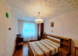 Продаю четырехкомнатную квартиру, 79.6 м2, Кумертау, Советская улица, 1