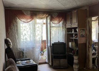 Продам 3-комнатную квартиру, 56 м2, Барнаул, улица 40 лет Октября, 19А