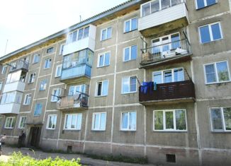 Продается двухкомнатная квартира, 43.4 м2, посёлок Октябрьский, Строительная улица, 10