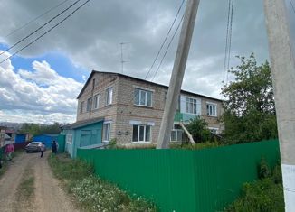 Продажа 3-ком. квартиры, 69 м2, село Кармаскалы, Рабочая улица, 6