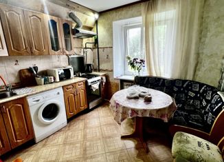 Продам 3-комнатную квартиру, 63 м2, Ленинградская область, улица Строителей, 1