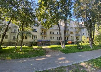 Продается двухкомнатная квартира, 63.8 м2, Гатчина, улица Карла Маркса, 10