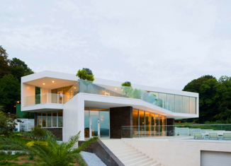 Продам дом, 380 м2, посёлок городского типа Сириус