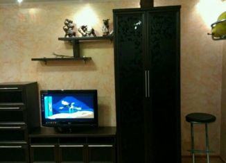 Продаю 2-ком. квартиру, 40 м2, Тында, улица Кирова, 2