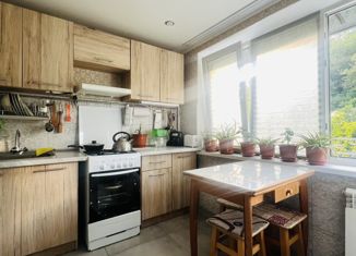 Продаю двухкомнатную квартиру, 50.2 м2, посёлок городского типа Дагомыс, Батумское шоссе, 33