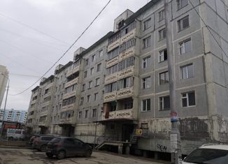 Продам 4-ком. квартиру, 72 м2, Якутск, улица Петровского, 29/2, Сайсарский округ