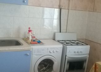 Продается двухкомнатная квартира, 50 м2, село Сафакулево, улица 60 лет СССР, 20