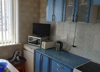 Продаю 2-ком. квартиру, 53.2 м2, Красноярск, улица Вейнбаума, 38/31, Центральный район