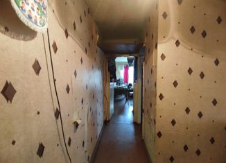 Трехкомнатная квартира на продажу, 52.6 м2, поселок городского типа Мирный, Нагорная улица, 3