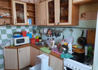 Продам 3-комнатную квартиру, 59 м2, Гурьевск, улица Чапаева, 8