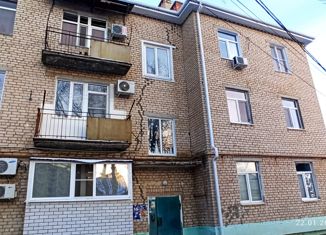 Продаю трехкомнатную квартиру, 64 м2, Элиста, проезд Чкалова, 10
