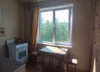 2-комнатная квартира на продажу, 44 м2, поселок городского типа Полазна, улица Нефтяников, 15