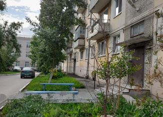 Продажа 2-комнатной квартиры, 42.5 м2, поселок городского типа Светлый, улица Кузнецова, 9