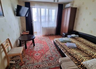 Продаю 2-ком. квартиру, 52 м2, Славянск-на-Кубани, Батарейная улица, 381к1