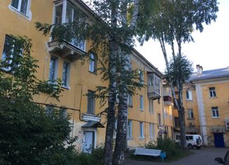 Продается двухкомнатная квартира, 60.3 м2, Глазов, улица Кирова, 39