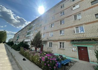 Продам трехкомнатную квартиру, 60 м2, Починок, Советская улица, 67