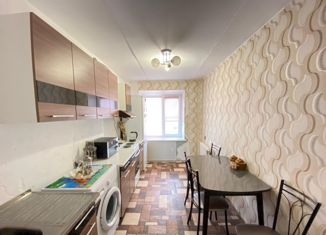 Продается 3-комнатная квартира, 61 м2, Пласт, улица Галкина, 3