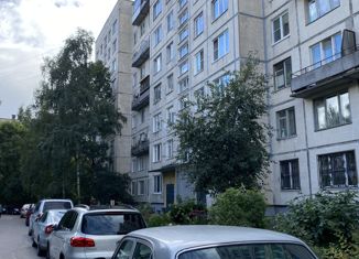 Продается 3-ком. квартира, 62.3 м2, Санкт-Петербург, улица Димитрова, 18к2, метро Проспект Славы