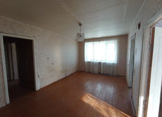 Продаю четырехкомнатную квартиру, 62 м2, Лысьва, улица Шмидта, 51