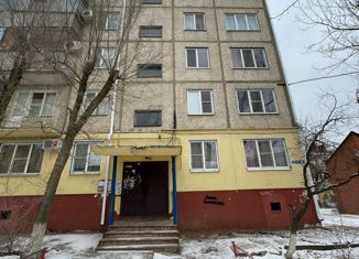 Продаю 2-комнатную квартиру, 44 м2, Элиста, 4-й микрорайон, 46, 4-й микрорайон