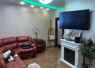 Продаю 3-ком. квартиру, 86 м2, деревня Кудрово, Столичная улица, 4к2