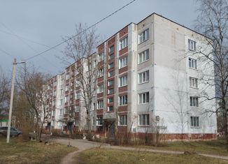 Продаю 2-ком. квартиру, 55.7 м2, Луга, улица Победы, 10