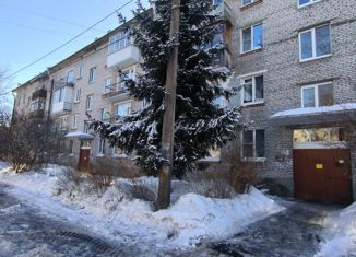 Продается трехкомнатная квартира, 55.3 м2, Павловск, 1-я Советская улица, 12