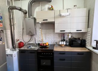 Продаю 2-комнатную квартиру, 60.3 м2, Армавир, улица Розы Люксембург, 190