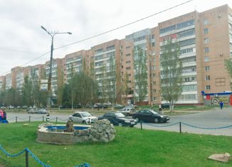 Продается двухкомнатная квартира, 55 м2, Тольятти, улица Лизы Чайкиной, 68, Комсомольский район