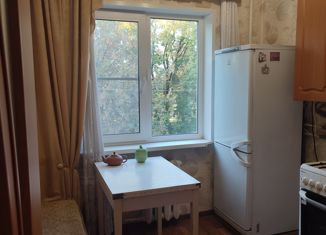 Продам 1-комнатную квартиру, 31 м2, Калуга, улица Бутомы, 3