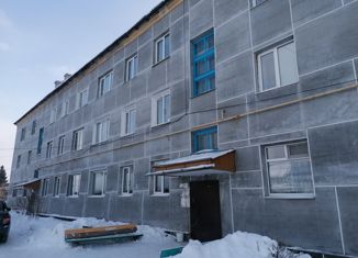 Продается 2-комнатная квартира, 39.8 м2, Красноуфимск, улица Нефтяников, 1