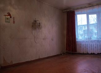 Продажа 3-ком. квартиры, 58 м2, Ломоносов, Красноармейская улица, 37