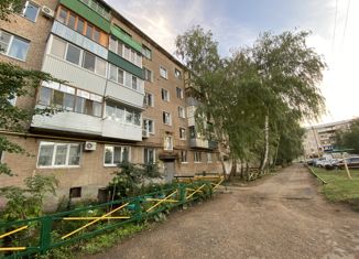 Продается 2-ком. квартира, 39.6 м2, Бузулук, 4-й микрорайон, 36