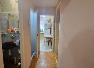 Продается 2-ком. квартира, 49 м2, Луга, проспект Володарского, 15