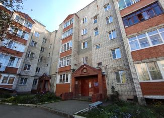 Продается 2-комнатная квартира, 50.2 м2, поселок городского типа Балакирево, Юго-Западный квартал, 6