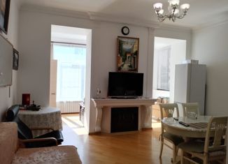 Продается 2-ком. квартира, 64 м2, Кисловодск, улица Клары Цеткин, 35