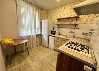 Сдам в аренду 1-комнатную квартиру, 33 м2, Губкин, улица Кирова, 39