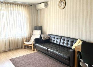 Продам 4-ком. квартиру, 80 м2, поселок городского типа Афипский, улица Пушкина, 140