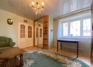 Продам 2-ком. квартиру, 62.5 м2, Санкт-Петербург, улица Лазо, 5, улица Лазо