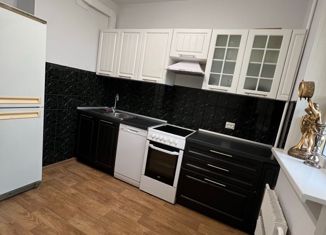 Сдам в аренду трехкомнатную квартиру, 63 м2, Москва, улица Ивана Франко, улица Ивана Франко, 38к1