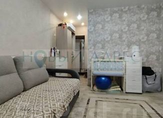 Продам 1-ком. квартиру, 35 м2, Большой Камень, улица Блюхера, 2А