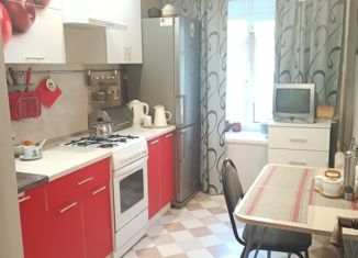 Продается трехкомнатная квартира, 59 м2, Нижний Новгород, улица Сазанова, 7, улица Сазанова