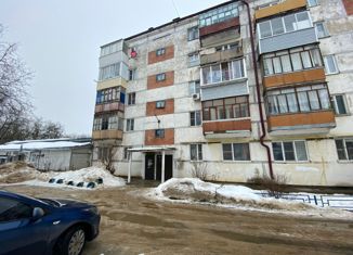 Трехкомнатная квартира в аренду, 54 м2, Малоярославец, Московская улица, 44