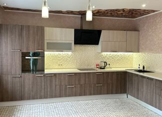 Продается 3-комнатная квартира, 90 м2, Красноярский край, улица Юности, 37