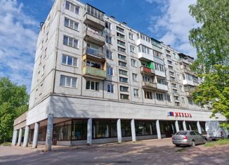 Продажа 3-ком. квартиры, 47.2 м2, Выборг, проспект Победы, 9