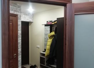 Продается 2-ком. квартира, 46.2 м2, поселок Майский, улица 9-й Пятилетки, 5