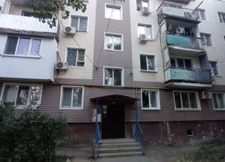 Продается двухкомнатная квартира, 42.6 м2, Элиста, улица Юрия Клыкова, 128