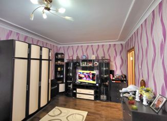 Продам 1-ком. квартиру, 38 м2, Таганрог, улица Нижняя Линия, 27