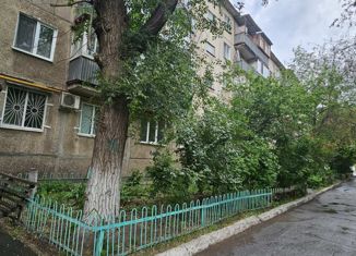 Продам двухкомнатную квартиру, 47 м2, Новотроицк, улица Ломоносова, 44